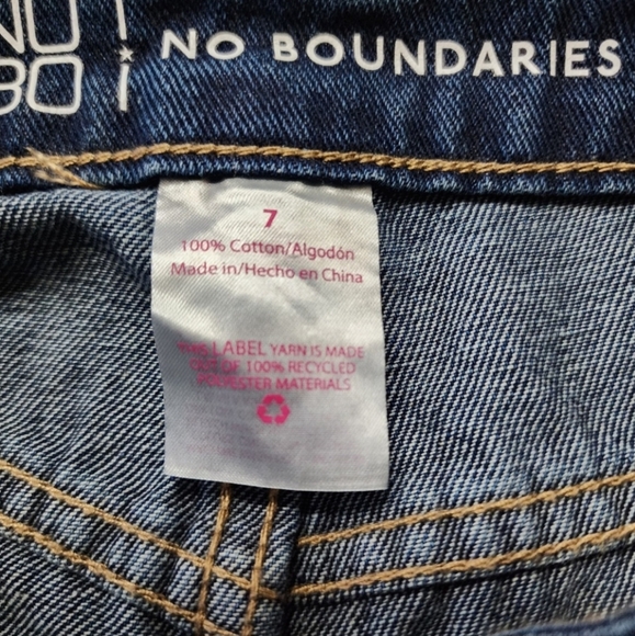 No Boundaries Hi Rise Jean Shorts Sz 9 NWT - Picture 3 of 3